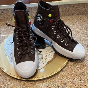 Chuck Taylor All Star Lugged Converse shoe Women’s 7 Dark Brown Gore-Tex